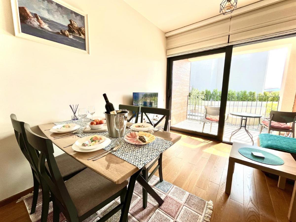 Fides Stylish Apartments Tivat With Pool Exteriör bild